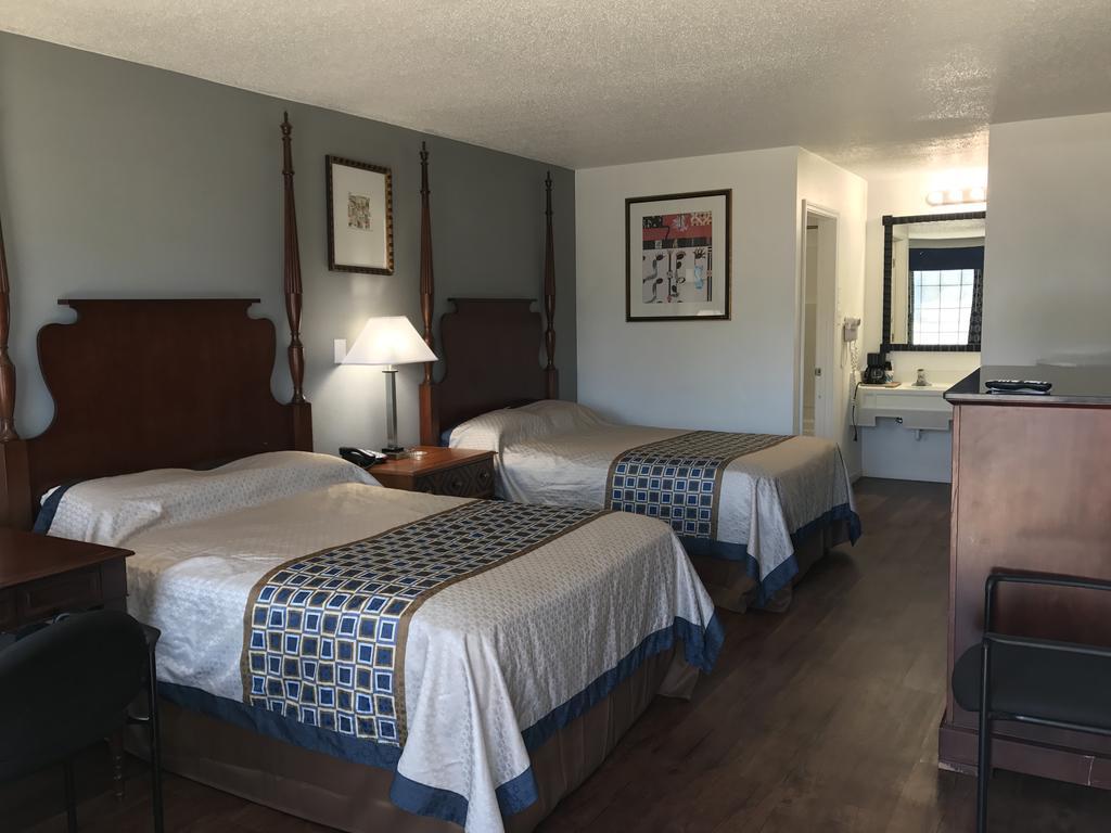 Americas Best Value Inn & Suites Russellville Extérieur photo