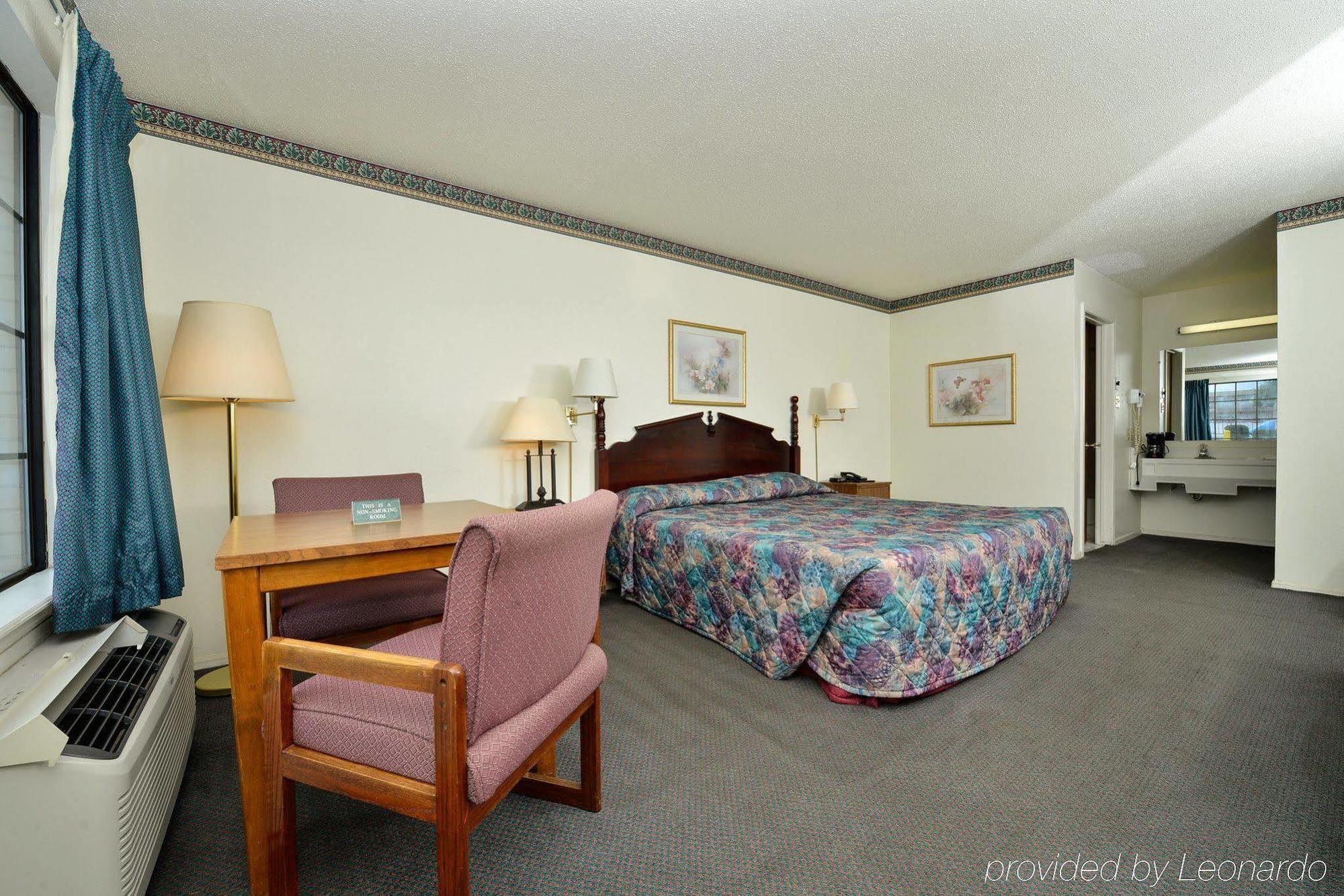 Americas Best Value Inn & Suites Russellville Extérieur photo
