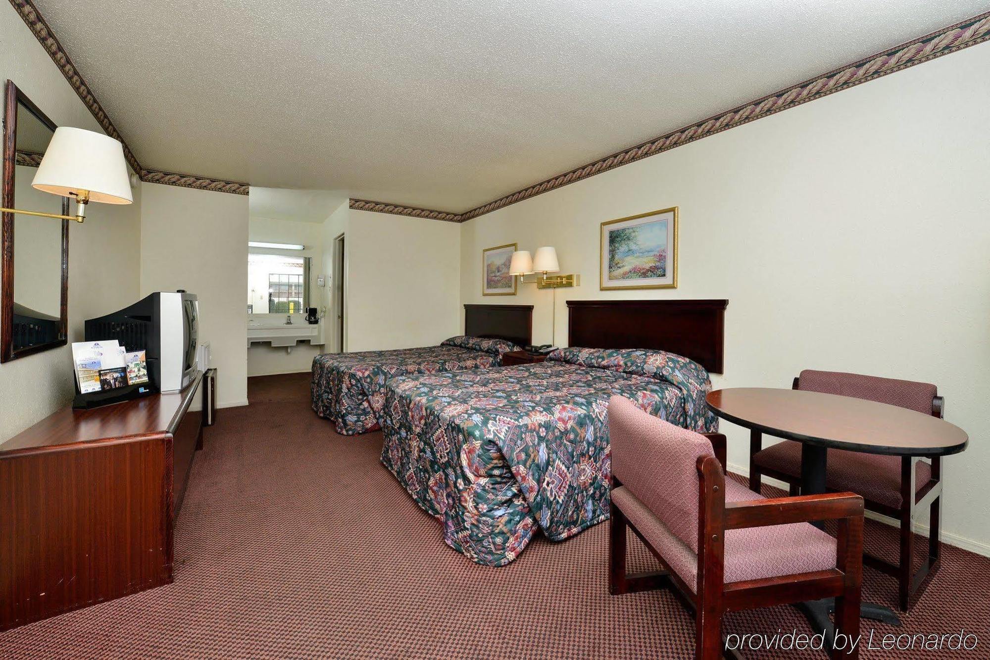 Americas Best Value Inn & Suites Russellville Extérieur photo
