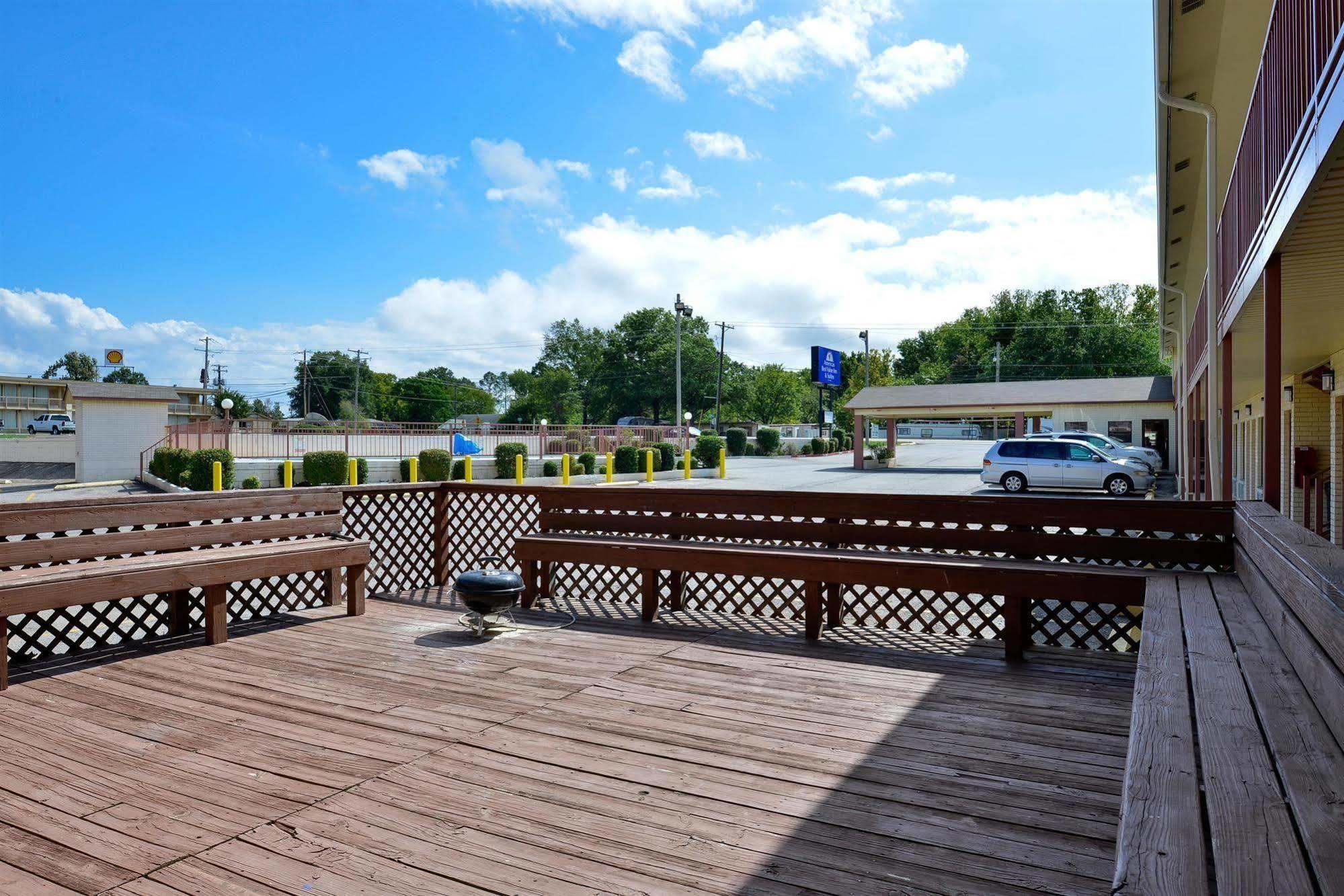 Americas Best Value Inn & Suites Russellville Extérieur photo